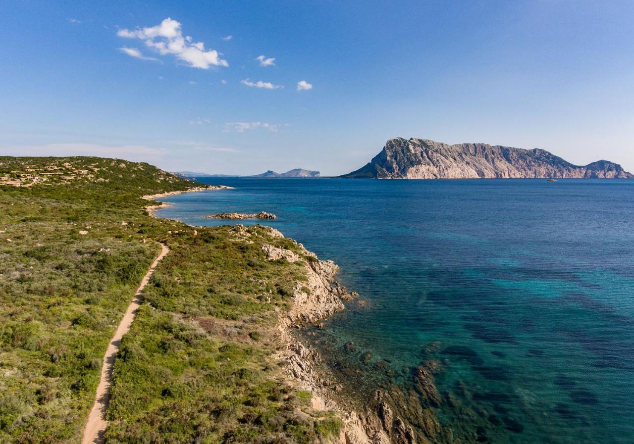 Grande Baia Resort & Spa San Teodoro  Esterno foto