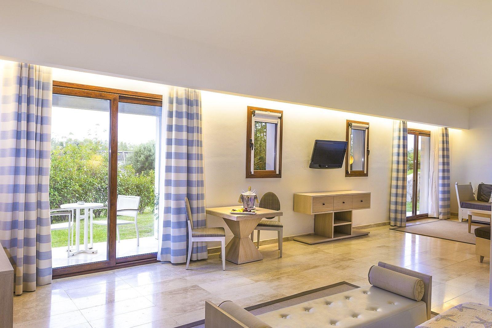 Grande Baia Resort & Spa San Teodoro  Esterno foto