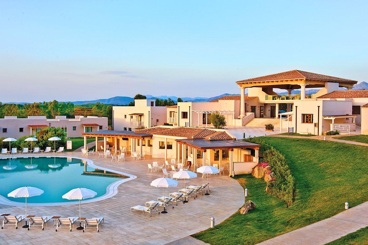 Grande Baia Resort & Spa San Teodoro  Esterno foto