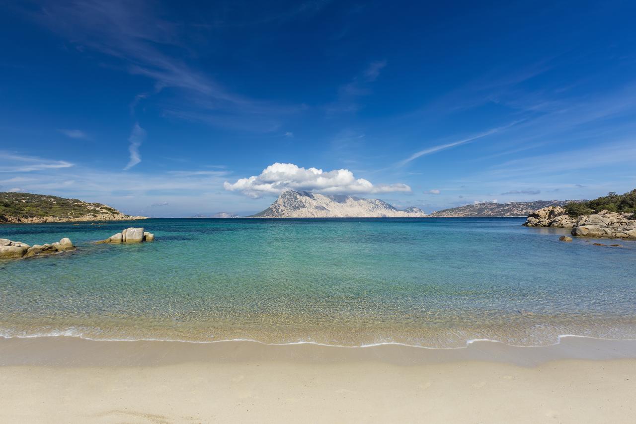 Grande Baia Resort & Spa San Teodoro  Esterno foto
