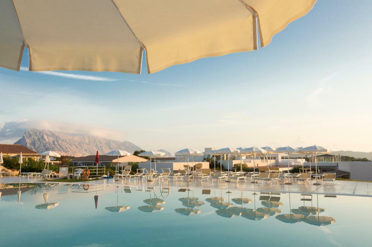 Grande Baia Resort & Spa San Teodoro  Esterno foto