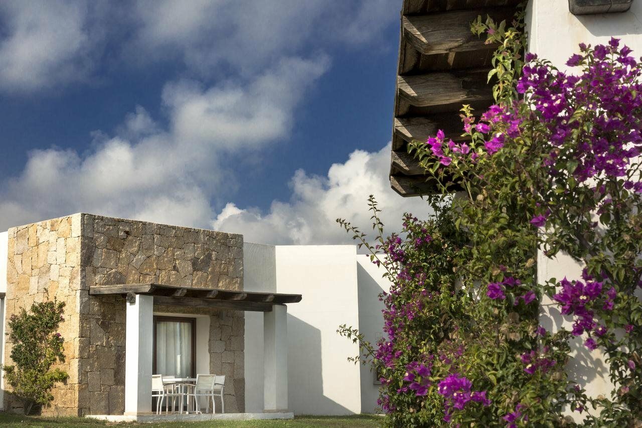 Grande Baia Resort & Spa San Teodoro  Esterno foto